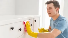 Kuinka pitää koti pölyttömänä pitkään: yksinkertaisia vinkkejä antistaattiseen siivoukseen